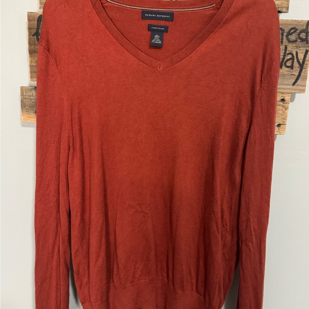 Banana Republic Men’s V-Neck Sweater in Rust cashmere and cotton